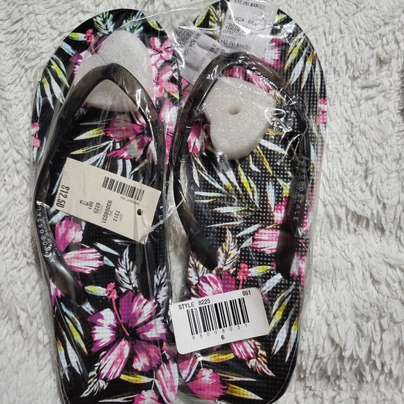 Aeropostale Shoes - AEROPOSTALE SANDALS SIZE 6